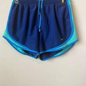 Nike Women's blue Athletic Shorts size medium women’s